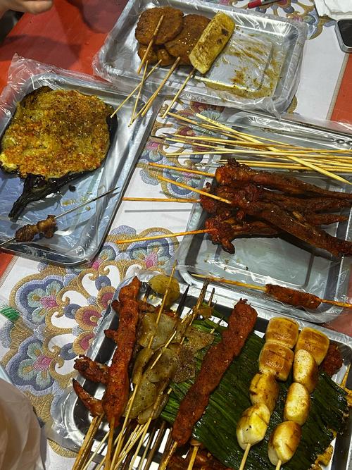 凤凰美食街有什么好吃的