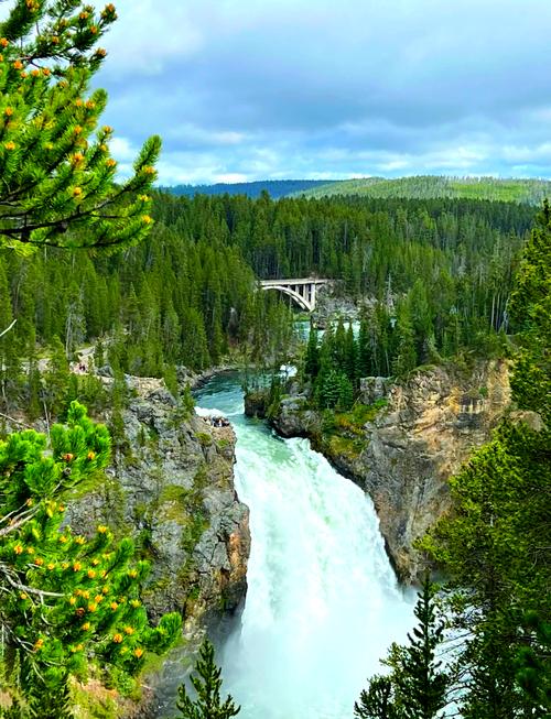 黄石公园是哪个国家的旅游景点