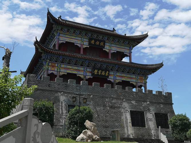 离湖北最近的旅游景点有哪些