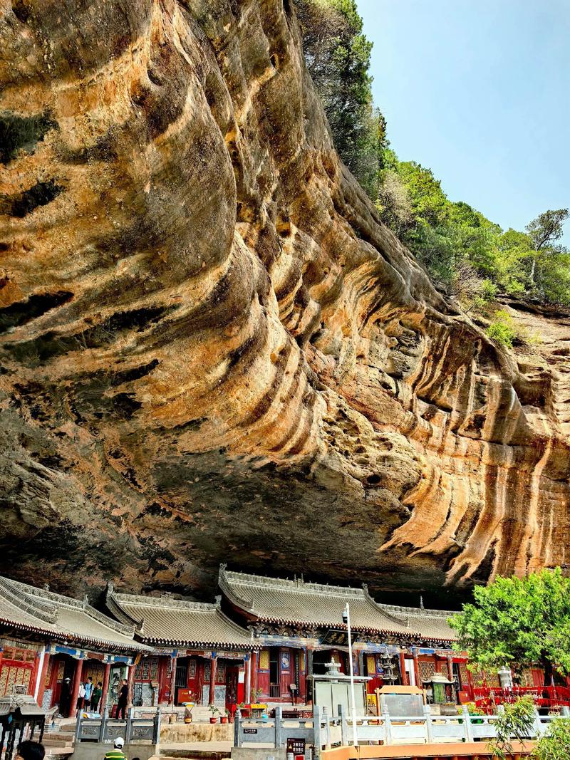 甘肃附近的旅游景点有哪些