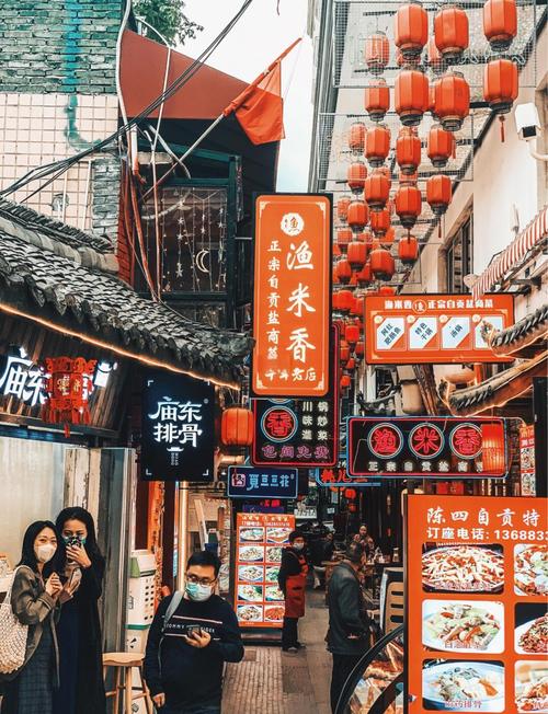 成都总府路美食一条街