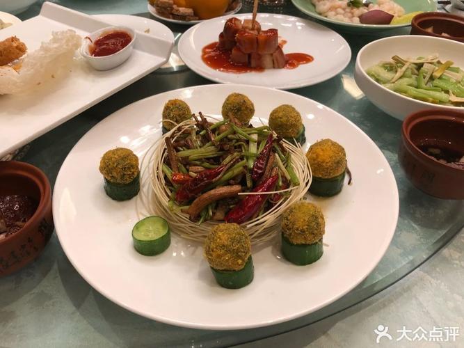 杭州三台山庄附近美食