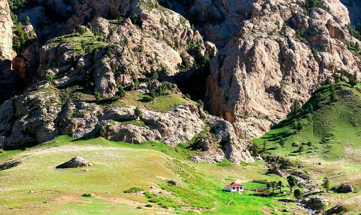 柴达木盆地旅游景点有哪些