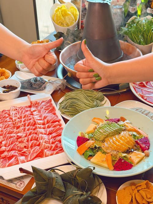 一起吃饭吧里面的美食