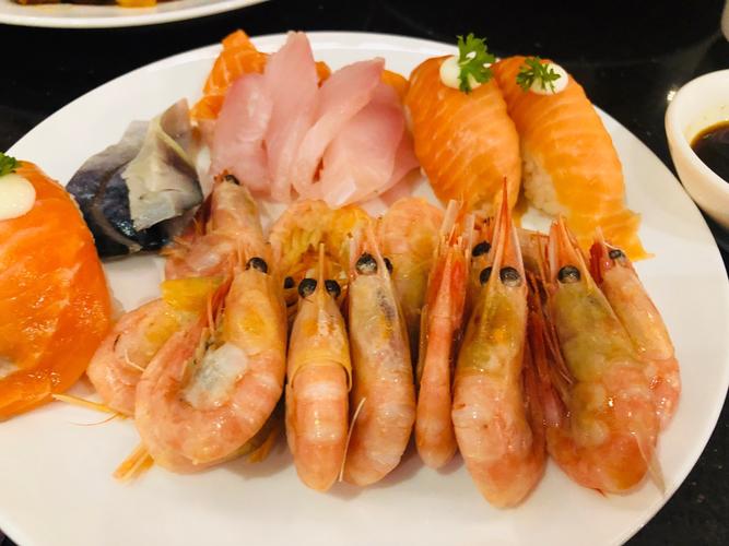 蓝钻国际美食自助百汇