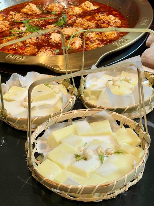 昆明东风广场附近美食