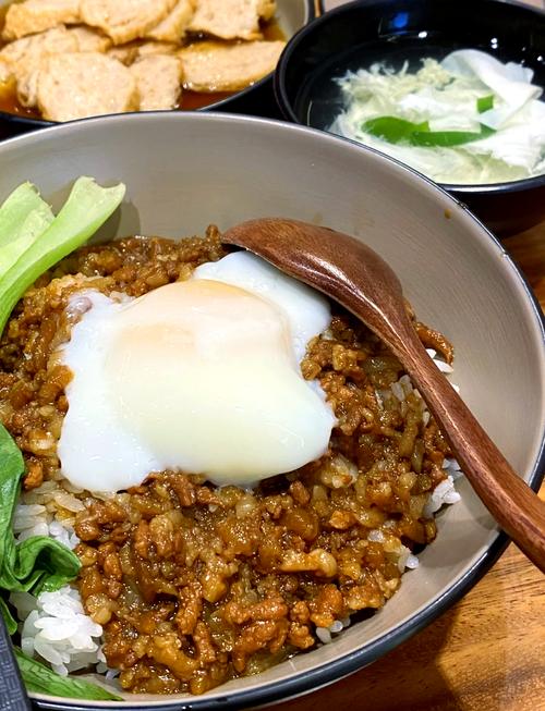 西湖文化广场附近美食