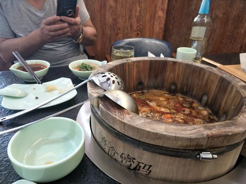 美食密码木桶滋滋锅